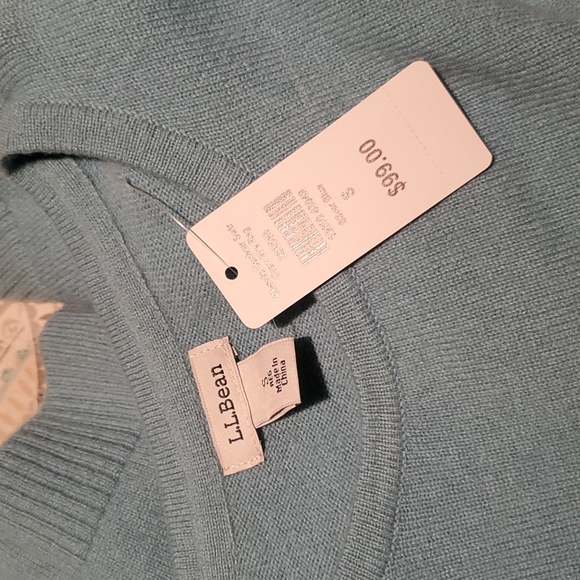 LL Bean Classic Cashmere Sweater, Crewneck - Picture 6 of 6